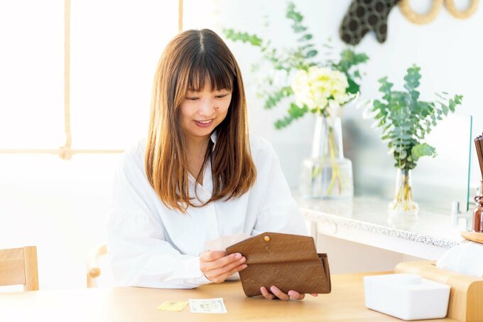 お財布女性