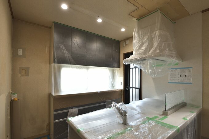 リフォーム工事中のキッチン