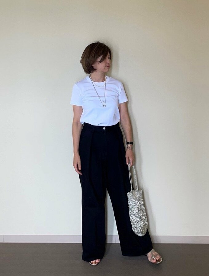 ユニクロユーの「クルーネックT」白のコーデ