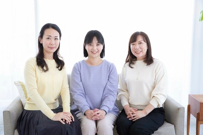 座談会に参加の女性3人