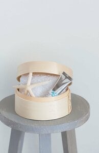 ナチュラルなセイロをゲストのタオル入れに応用