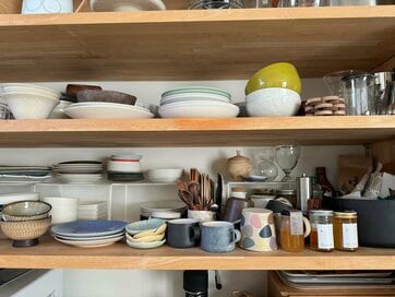 ものが多い家でも「すっきり見える」コツ3つ。収納はメリハリ、色と素材も重要