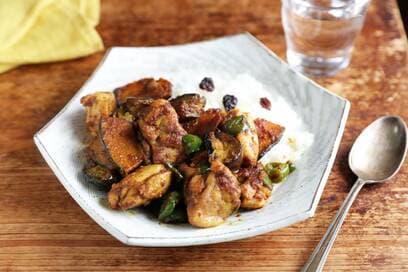 ごろっと野菜とチキンのドライカレー。煮込まずカレー粉で簡単