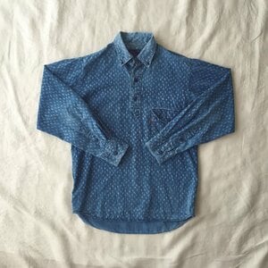 色と柄が好きだったプルオーバーのシャツは、バッグへと変身