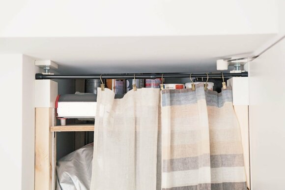 つっぱり棒で目隠し