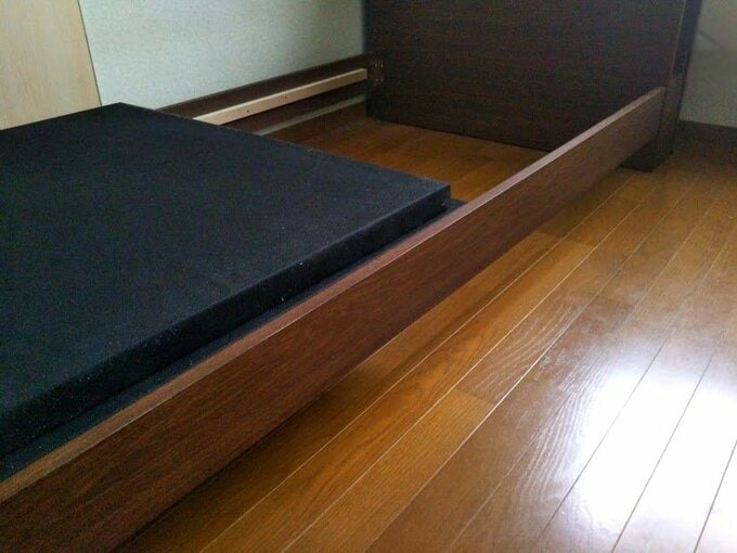 足つきベッド