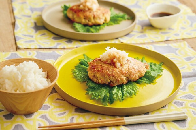 皿に盛られた「和風落とし焼きハンバーグ」とごはん