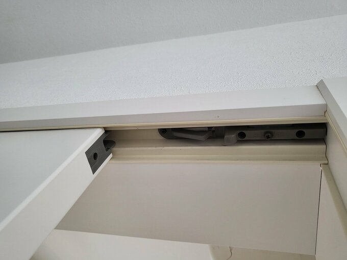 ソフトクローズ機能の引き戸