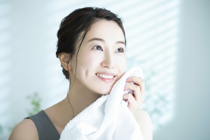 洗顔後の女性