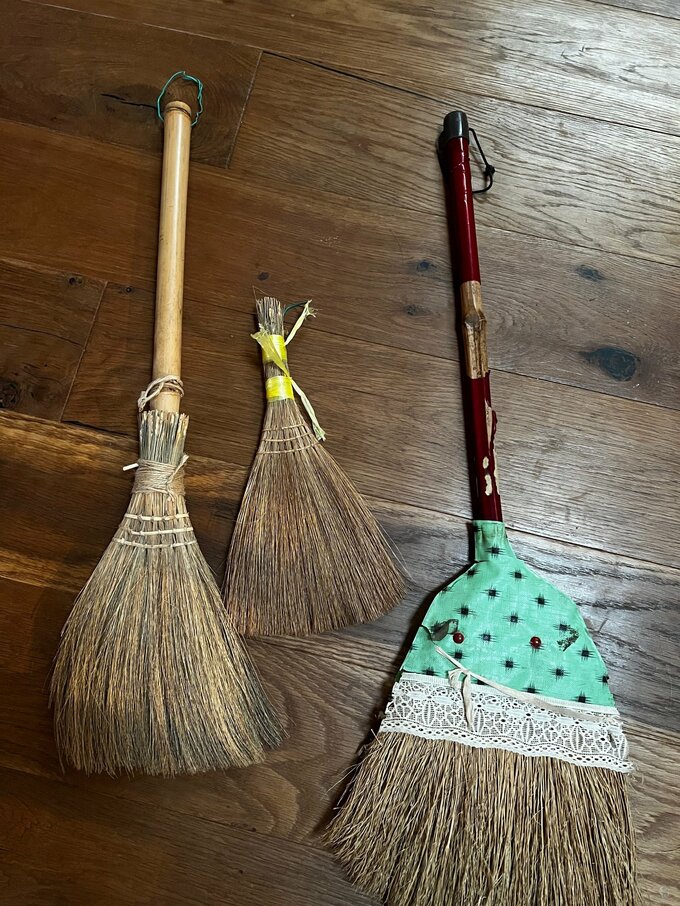 ほうき3本