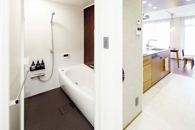 浴室とキッチン、水回りを一か所にまとめる