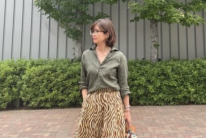 50代、ユニクロの「リネンシャツ」が超使える！選び方のコツ＆着まわしコーデ3つ
