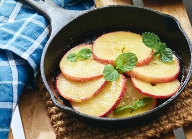 家でもアウトドアでも大活躍！砂糖ボトルでつくる簡単コクうまレシピ2品