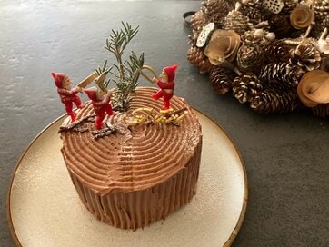 クリスマスケーキは買わずに「市販品で自作」アイデア３つ。焼かずに完成、かわいい見た目に子どもも喜ぶ