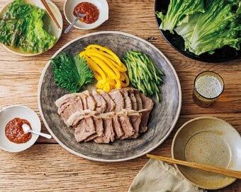 下味冷凍でつくる「塩豚」。熟成肉のような深い味わいで、ごちそうメニューも簡単
