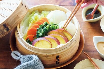 せいろでつくる絶品「冬の温野菜」レシピ。切って蒸すだけ、2つのタレでごちそうに