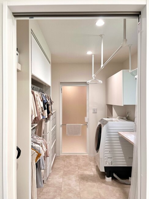 クローゼットのある脱衣室