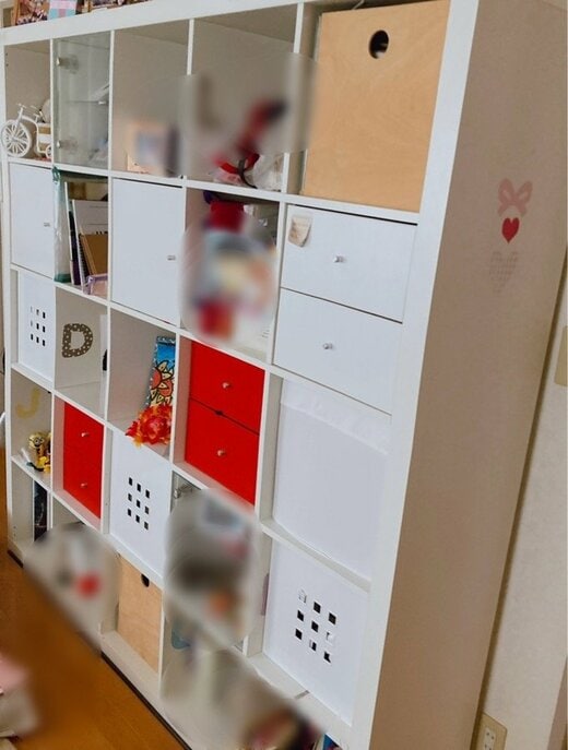 2段ベッドと大きな収納を処分し、一時的にカラーボックスに荷物を入れ替えました