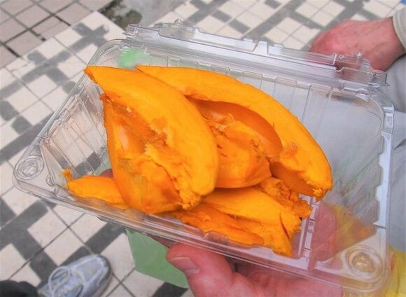 見た目も味もまるで卵 台湾でレアな エッグフルーツ を味わってみた Esseonline エッセ オンライン