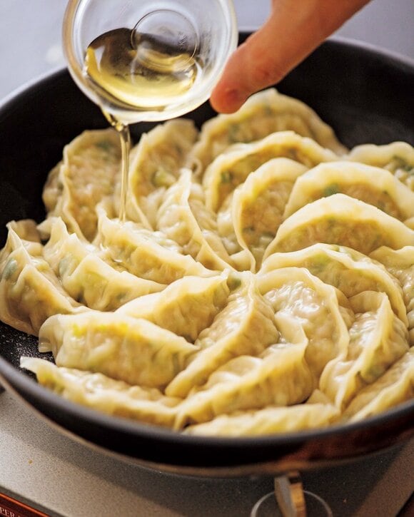 餃子に油