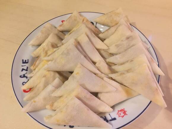 サモサ風バターチキン春巻き