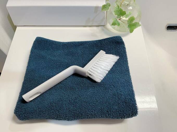 タオルの上にブラシ