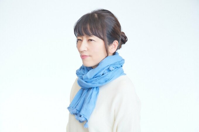 お団子ヘアの女性