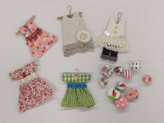 端切れでつくったミニチュアの洋服