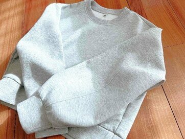 GU「パフスウェット」は高級感アリ。部屋着に見えないおしゃれなレイヤードコーデ5例