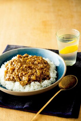 キーマ風のひき肉とナスのカレー。バターを入れれば本格的に