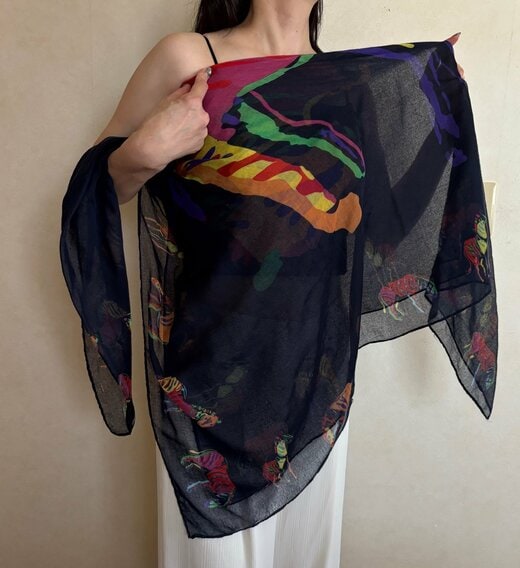 写真：ESSEスカーフ2