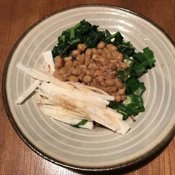 納豆とオクラ等の料理
