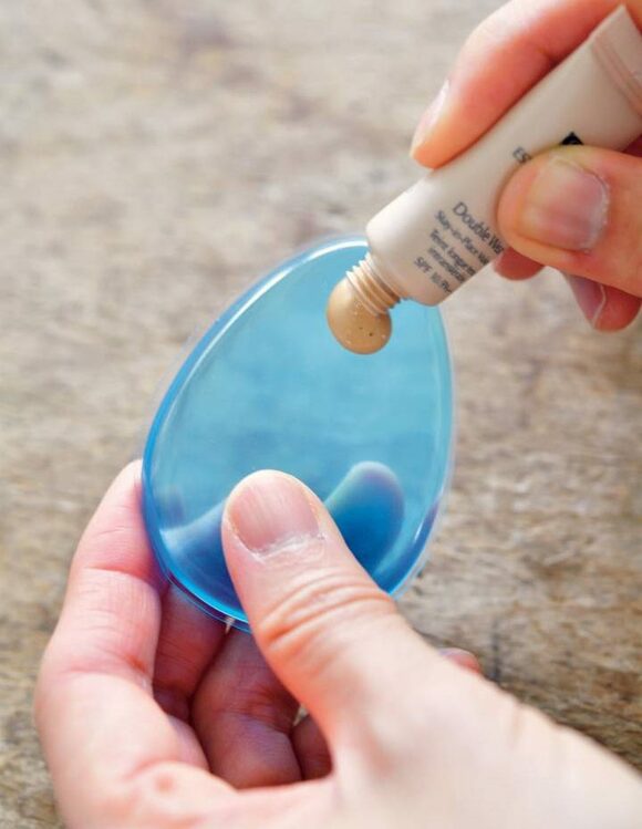 ファンデーションを塗り広げやすい