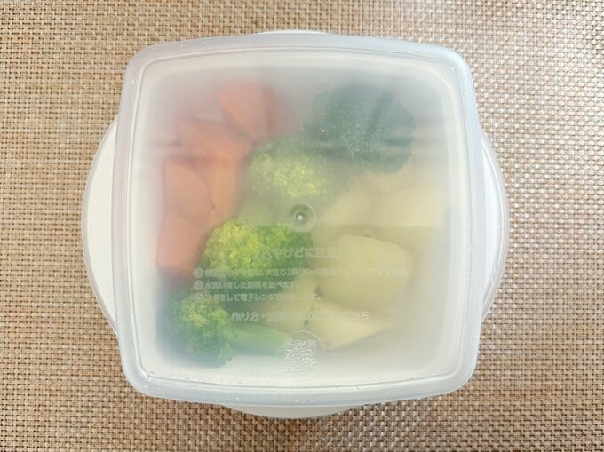 野菜を並べて加熱