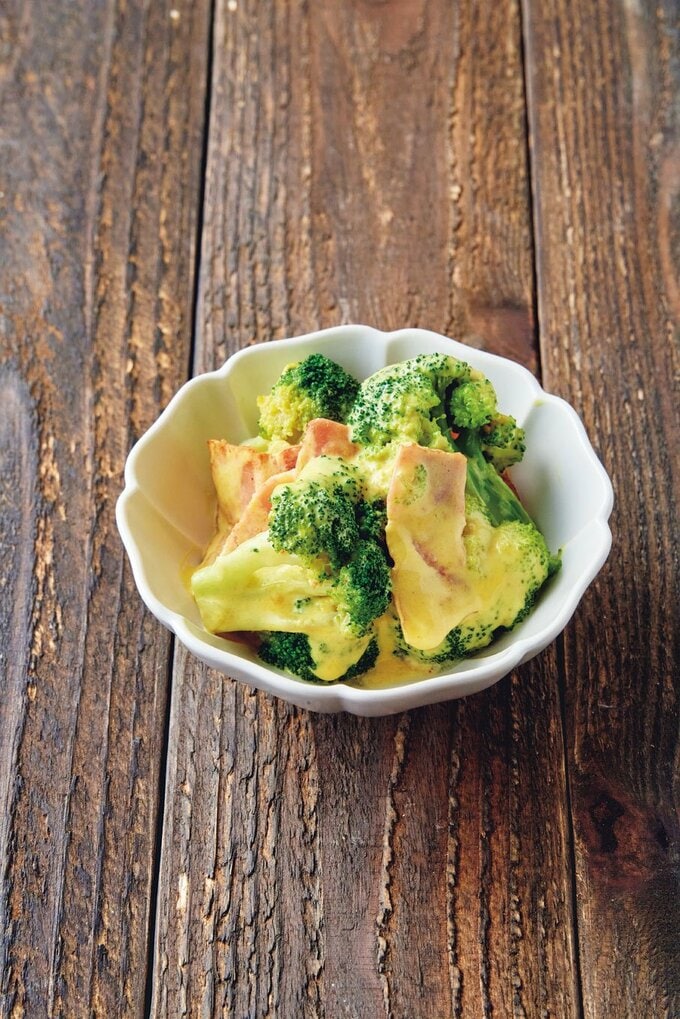 ブロッコリーとベーコンのサラダ