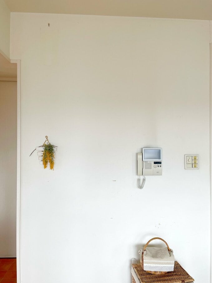 掛け時計を外した壁