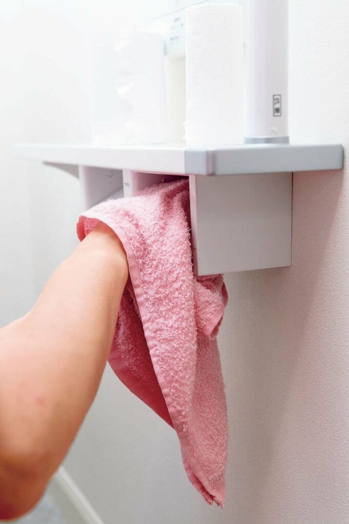 ペーパーホルダーを湿りぶきする