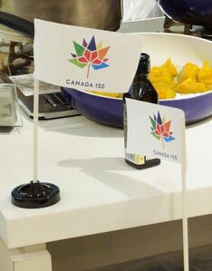 カナダ建国150周年のロゴ