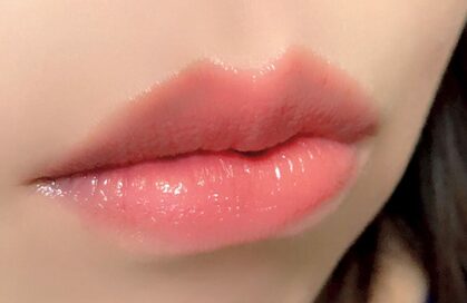 買って損なし！アンダー2000円でぷるんとした唇になれる3アイテム