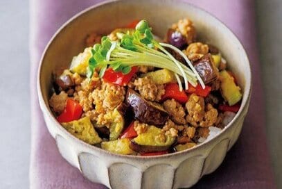 「豚そぼろ」の簡単レシピ。野菜と炒めるだけで本格中華がすぐ完成