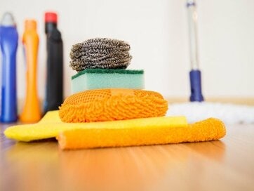 知らないうちにやっている「じつはNG」な掃除方法5選。メラミンスポンジの正しい使い方は？：クリンネストが解説