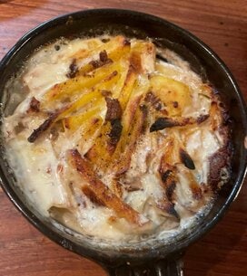 ジャガイモとアンチョビの絶品グラタン。材料3つで簡単クリーミー