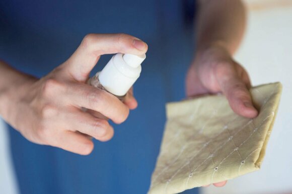 ハンカチにひとふき