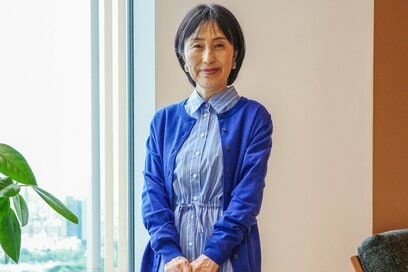 60代からのユニクロは「ワンピース」がおしゃれ。着まわし力絶大・スタイルアップもかなう