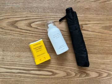 40代・万博リピーターのリアルな持ち物5つ。暑さ対策は絶対、ペットボトルは1本持参して