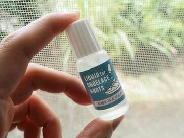 ダイソー110円のアイテムで「靴ヒモ」のストレスを解消。簡単に結び目が外れにくくなる！