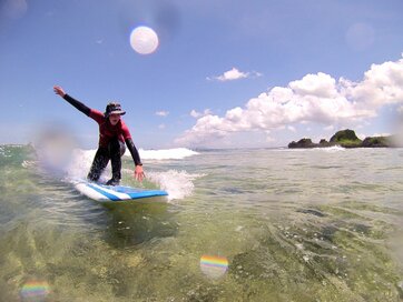 50代からのソロ活体験。憧れだったサーフィンに初挑戦した結果…