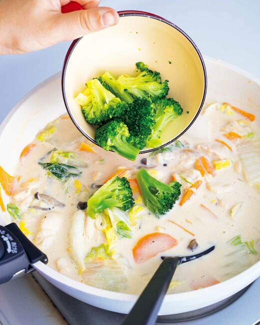 鶏ササミと白菜のクリーム煮の調理過程