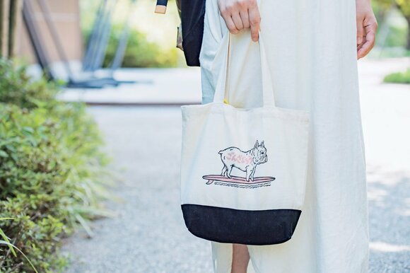 白と黒のトート