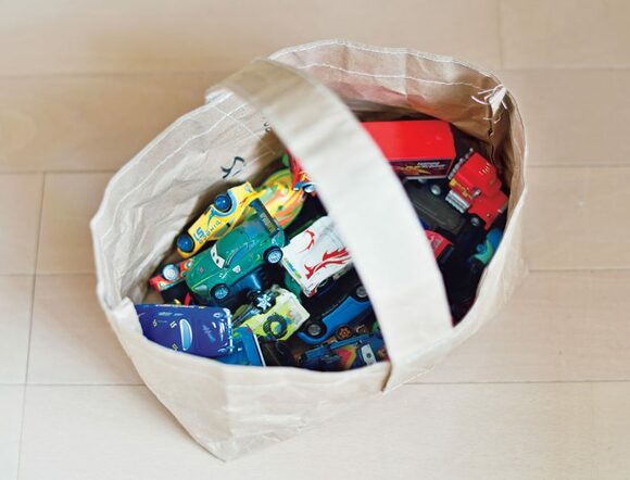 ペーパーバッグにミニタオル